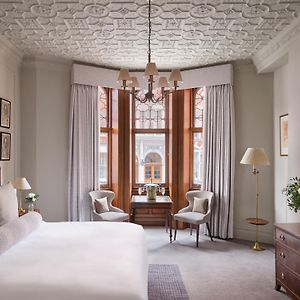Kamer met een King Size Bed